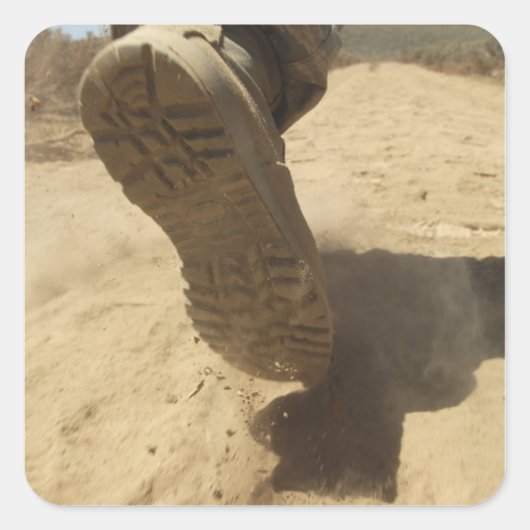 米兵が砂道を歩く スクエアシール (正面)