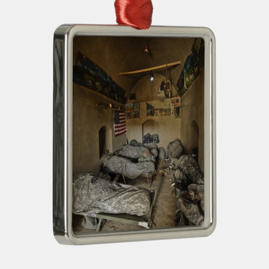 米兵は捨てられた泥の家で眠る メタルオーナメント