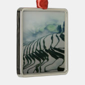 米分野の上の朝の霧 メタルオーナメント (右)