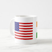 米国およびインドの旗 コーヒーマグカップ (正面左)