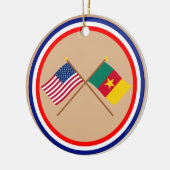 米国およびカメルーンによって交差させる旗 セラミックオーナメント (左)