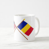 米国およびルーマニアによって交差させる旗 コーヒーマグカップ (正面右)