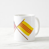 米国および南ベトナムの交差させた旗 コーヒーマグカップ (正面右)