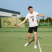 米国のテニス選手で、ボールにドットを使う Tシャツ