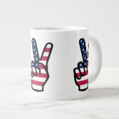 米国の勝利サイン ジャンボコーヒーマグカップ (正面右)