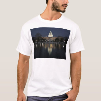 米国の国会議事堂の建物夜 Tシャツ