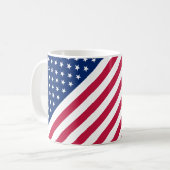 米国の国旗がストライプ7月4日の紅茶コーヒーマグ コーヒーマグカップ (正面左)