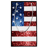 米国の国旗の赤い青いきらめきグリッターモノグラム スモールペーパーバッグ (裏面)