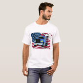 米国の旗およびワシが付いているトラックの運転手のTシャツ Tシャツ (正面フル)