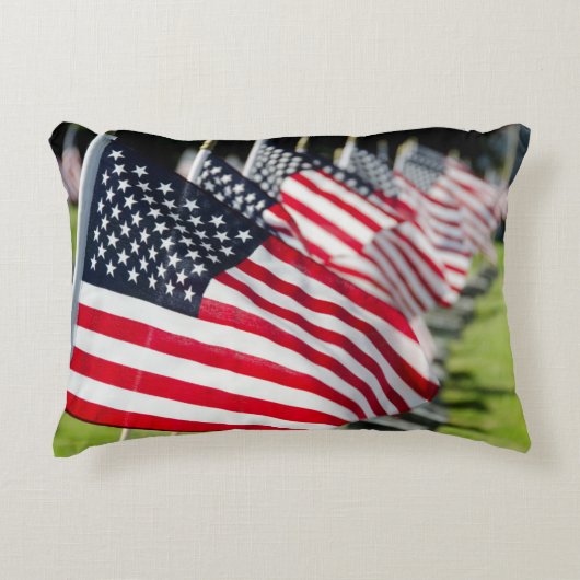 米国の旗が付いている歴史的な軍の墓地 アクセントクッション (正面)