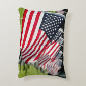 米国の旗が付いている歴史的な軍の墓地 アクセントクッション (裏面(縦))