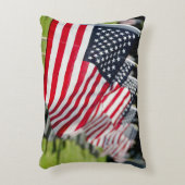 米国の旗が付いている歴史的な軍の墓地 アクセントクッション (正面(垂直))