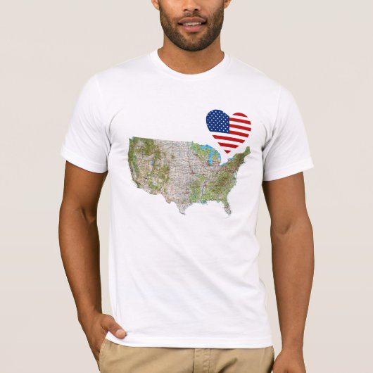 米国の旗のハートおよび地図のTシャツ Tシャツ (正面)