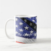 米国の旗の前のサボテンのワシ コーヒーマグカップ (左)