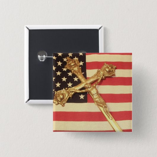 米国の旗の正方形ボタン上のカトリック教の十字架像 缶バッジ (正面&裏面)