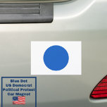 米国の民主党がアンチ・トランプに抗議を支持するブルードット カーマグネット<br><div class="desc">この車の磁石は大きな青い点を備えており、ドナルド・トランプ大統領に対する政治的な抗議を示している。2024年の米国選挙の大統領の際、赤共和党の民主的支持の印として初めて登場した現在、政府に抗議して全国に飛び出し、全国に対して抗議と投票のメッセージとして掲げられている。</div>
