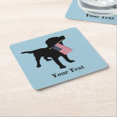 米国の米国旗、7月の第4を持つ黒い実験室犬 スクエアペーパーコースター (アングル)