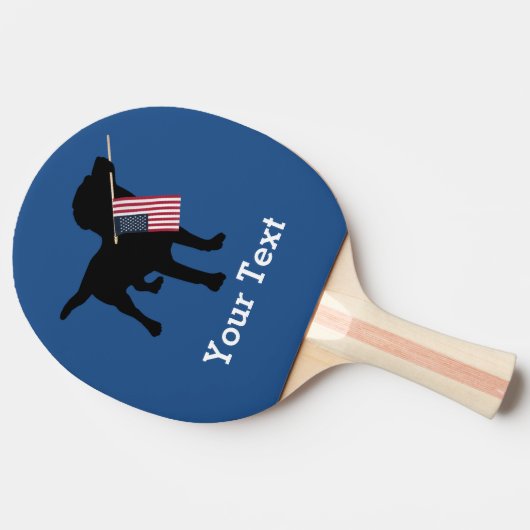米国の米国旗、7月の第4を持つ黒い実験室犬 卓球ラケット (横)