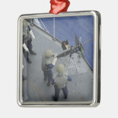 米国の船員が50口径のM2HBを発射 メタルオーナメント (左)