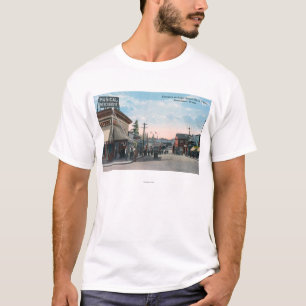 米国の軍艦のヤードへの入口の眺め Tシャツ