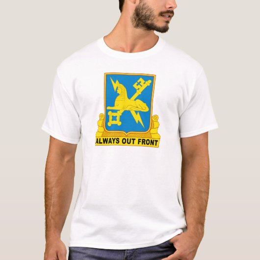 米国の軍隊の軍事情報の記章 Tシャツ (正面)