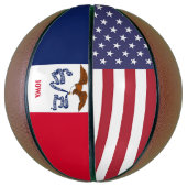 米国アイオワ州旗を持つフルサイズバスケットボール バスケットボール (縦)