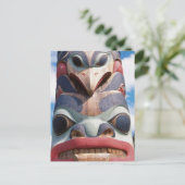 米国アラスカ州シトカのトーテムポールのクローズアップ ポストカード (スタンド正面)