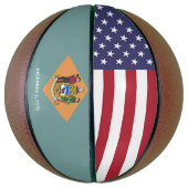 米国デラウェア州旗を持つフルサイズバスケットボール バスケットボール (縦)