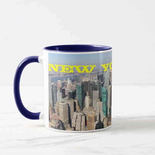 米国ニューヨーク市ミッドタウン。 マグカップ (左)