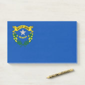 米国ネバダ州旗を持つノート ポストイット (デスク)