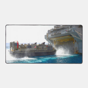 米国ビーチアサルト – LCAC デスクマット