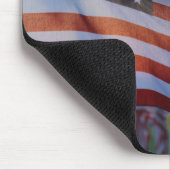 米国メモリアルデー国旗が風になびく マウスパッド (コーナー)