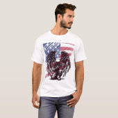 米国兵エンジェル祈ズ米国国旗の芸術 Tシャツ (正面フル)