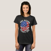 米国国旗でアメリカ誇りを持った4世の下を1国 Tシャツ (正面フル)