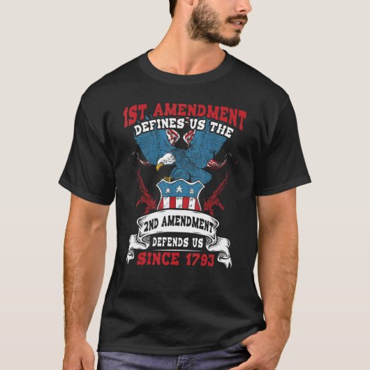 米国国旗のイーグル第2次補正は米国の愛国心を守る4 Tシャツ (正面)