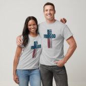 米国国旗のクロスを信じる人動揺して Tシャツ (ユニセックス)