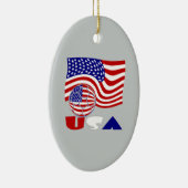 米国国旗のサッカーボールグレーの背景 セラミックオーナメント (右)
