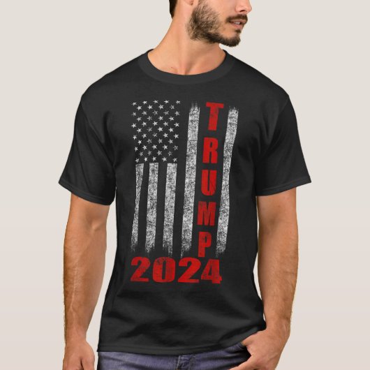 米国国旗のデザイントランプ2024 Tシャツ (正面)