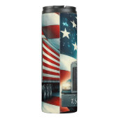 米国国旗のトラック愛国道路 タンブラー (裏面)