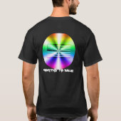 米国国旗のレインボーシールド – 衣服に値するTシャツ Tシャツ (裏面)