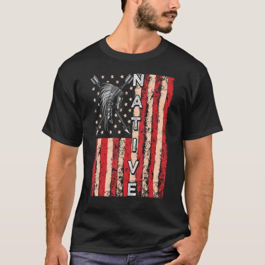 米国国旗の先住民アメリカンヘアドレインディアン血 Tシャツ (正面)
