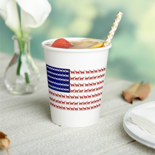 米国国旗の猫が赤く白く青い 紙コップ (インサイチュ)