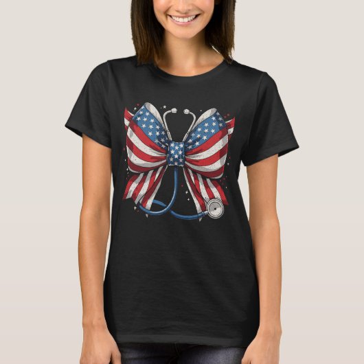 米国国旗の聴診器コケットボウRNナース Tシャツ (正面)