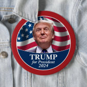米国国旗の赤のドナルド・トランプ縁ど写真 缶バッジ (インサイチュ)