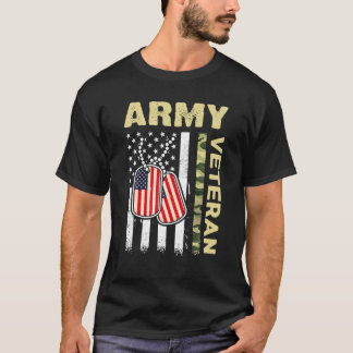 米国国旗の迷彩柄誇りを持った米国陸軍退役軍人 Tシャツ