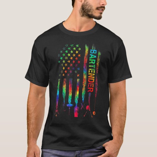 米国国旗を持つバーテンダー絞り染めバーテンディングFa Tシャツ (正面)