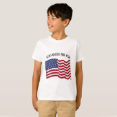 米国国旗を掲げて神がアメリカを祝福 Tシャツ (正面フル)