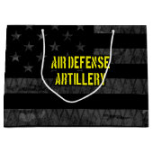 米国国旗を掲げる防空砲兵 ラージペーパーバッグ (正面)