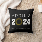 米国太陽の皆既食2024年4月8日 クッション (ブランケット)