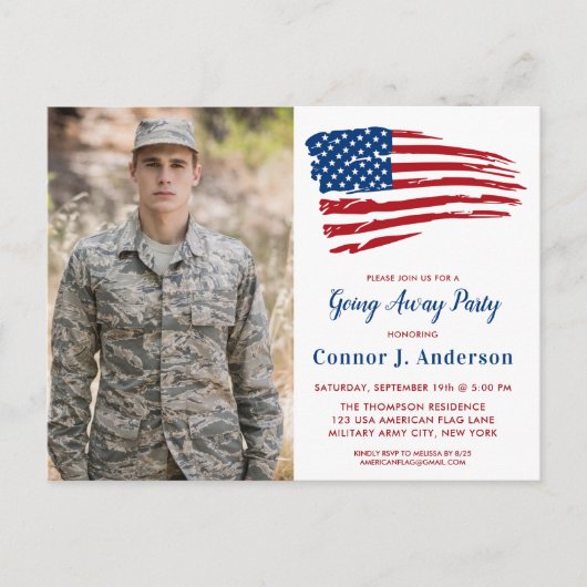 米国愛国国旗の写真軍隊行く遠くにパーティー インビテーションポストカード (正面)